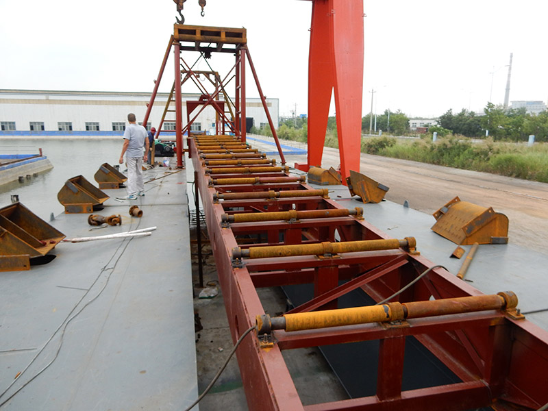 Bucket Chain Dredger Building